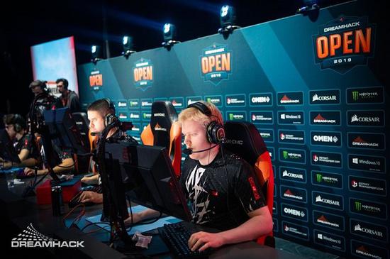 王者荣耀10月礼册最后一天攻略与罗小黑玩法解析